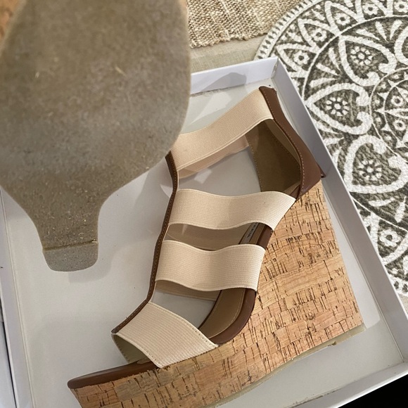 Steve Madden Wedge Heel - Picture 5 of 8